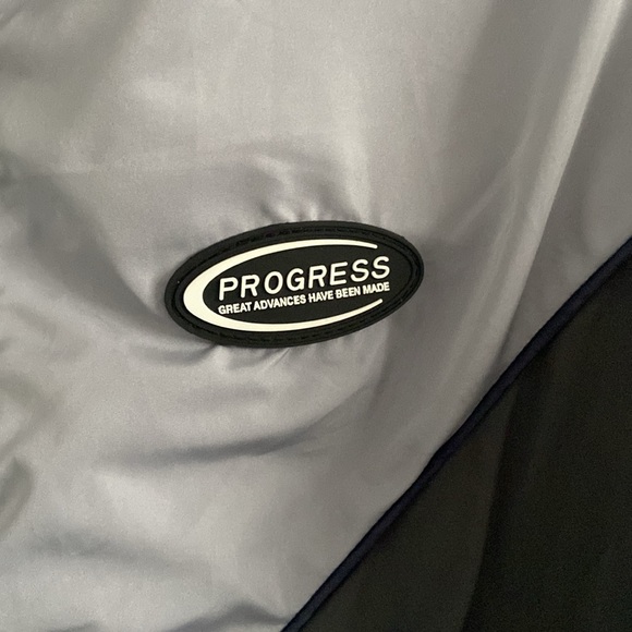 🩻 GREY WINDBREAKER - Picture 4 of 6